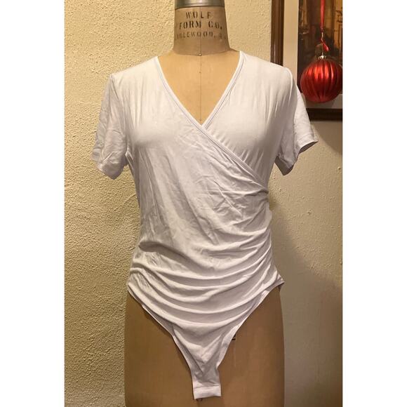 MANGOPOP Cross Wrap Ruched V Neck Short Sleeve Bodysuit NWT Size XL - Picture 2 of 7